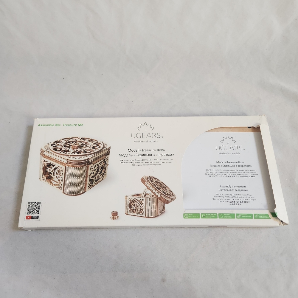 UGEARS Treasure Box Kit Wooden 3D Puzzle Mechanical Model
